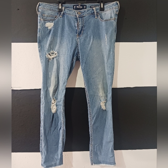 Hollister Denim - Hollister Women Mide Rise Crop Super Skinny Ripped Jeans